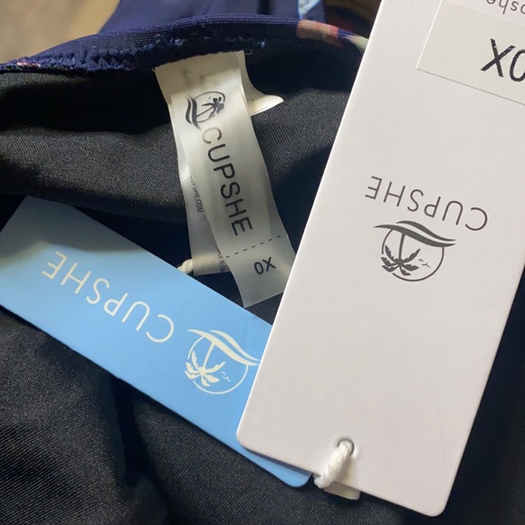 CUPSHE Swimsuit Floral Stripe Push Up One Piece 0X XL 16 18 New - Picture 7 of 8